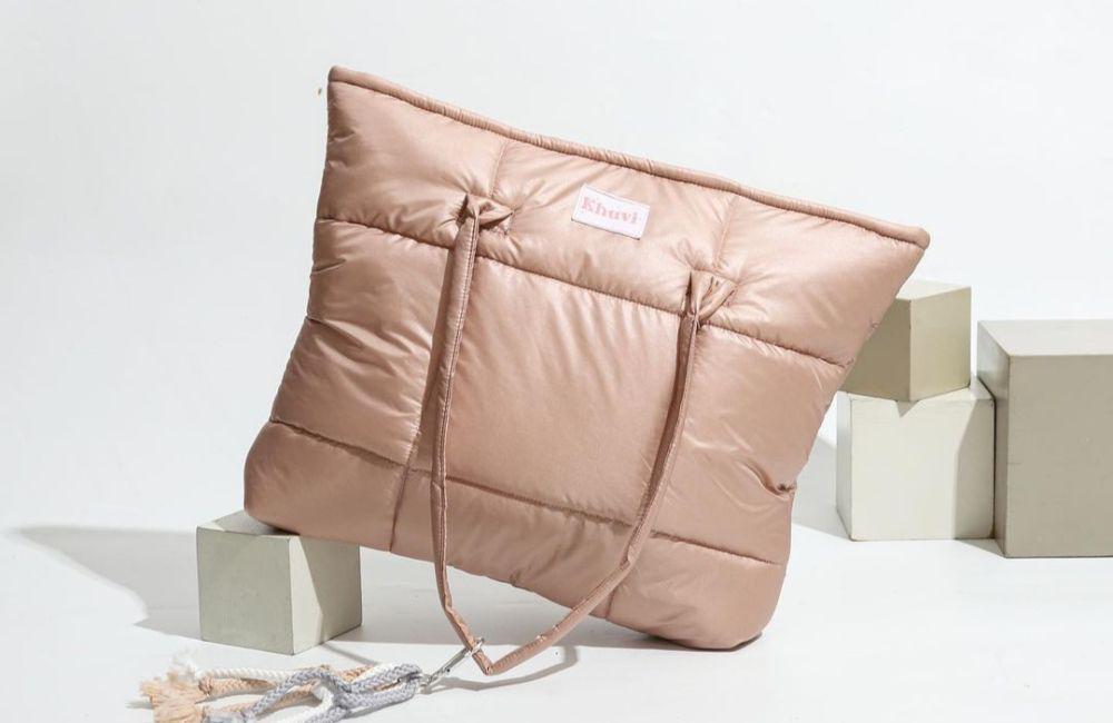 ilustrasi puffy bag (Instagram.com/khuvi.id)