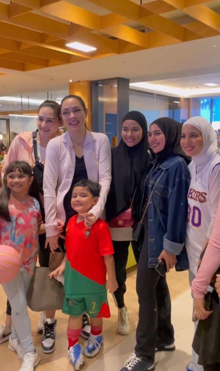 potret artis di pesta ultah anak Tya Ariestya (instagram.com/tya_ariestya)