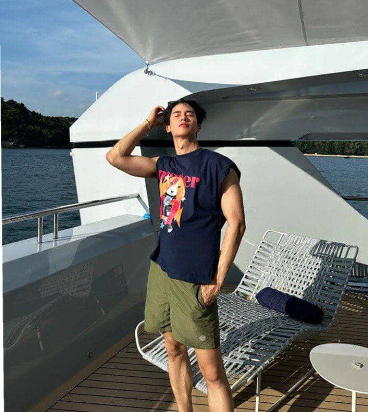 potret Tay Tawan (instagram.com/tawan_v)