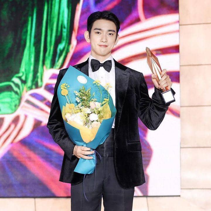 Park Jinyoung di Baeksang Arts Awards 2023 (instagram.com/bhent_official)
