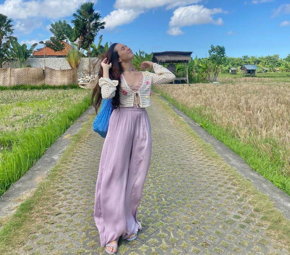 Beby Tsabina (instagram.com/bebytsabina)