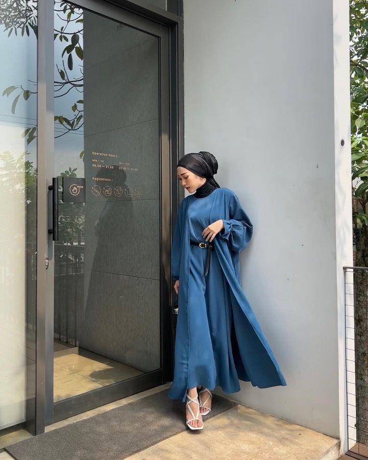dress panjang polos (instagram.com/sin.sr)