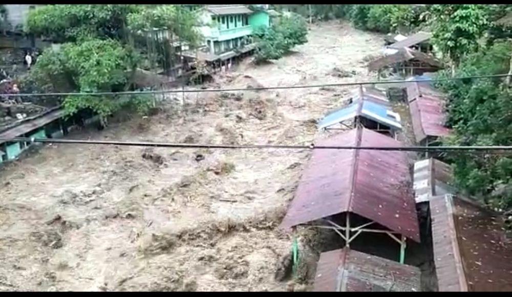 Banjir bandang terjang kawasan Sembahe, Deli Serdang, (Dok.Istimewa)