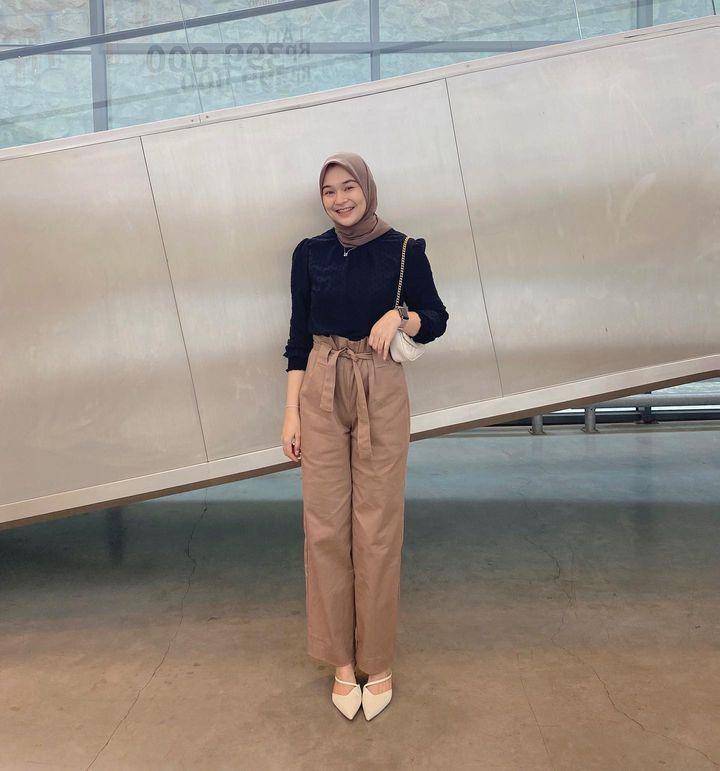 ootd hijab cewek bumi (instagram.com/windaanggreinii)