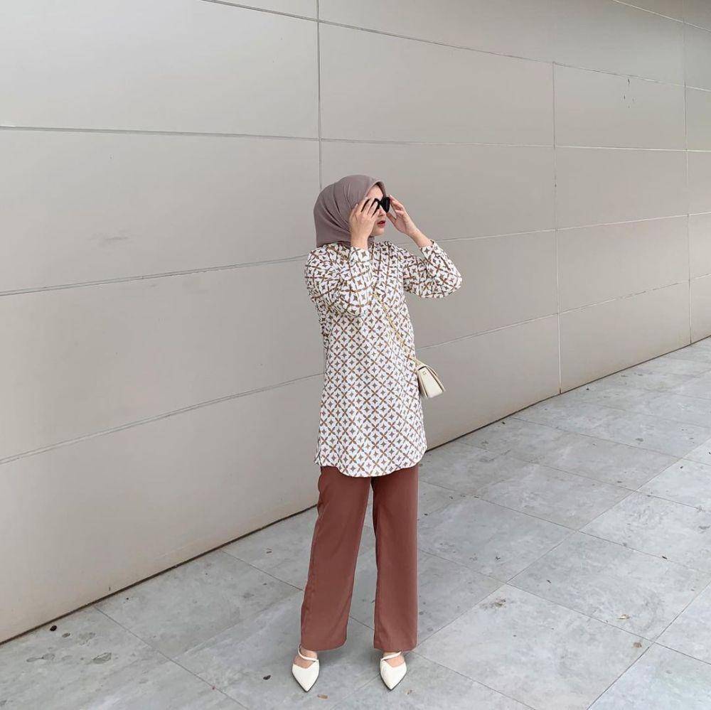 ootd hijab cewek bumi (instagram.com/windaanggreinii)