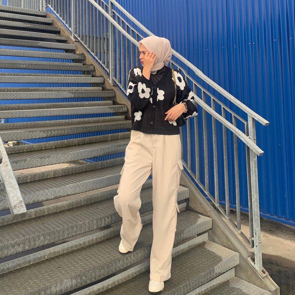 ootd hijab cewek bumi (instagram.com/windaanggreinii)