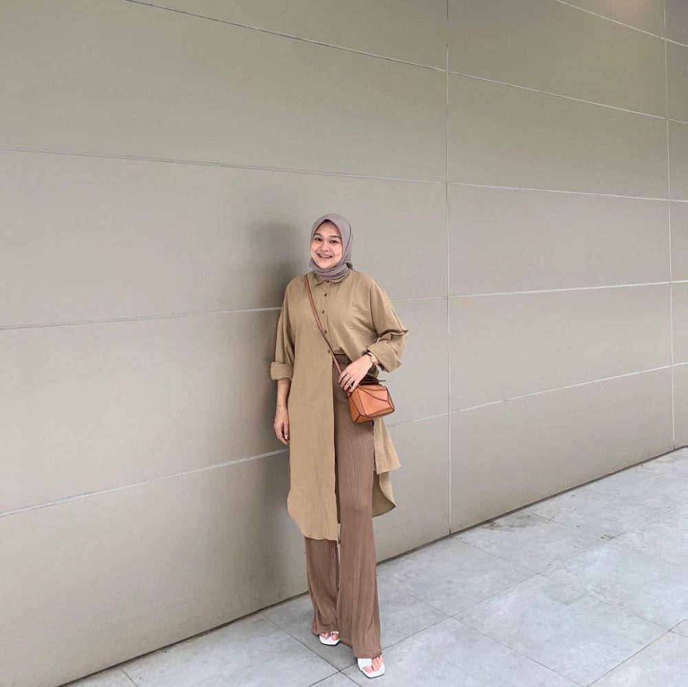 ootd hijab cewek bumi (instagram.com/windaanggreinii)