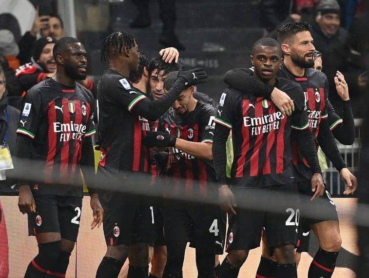 Para pemain AC Milan merayakan gol. (instagram.com/acmilan)