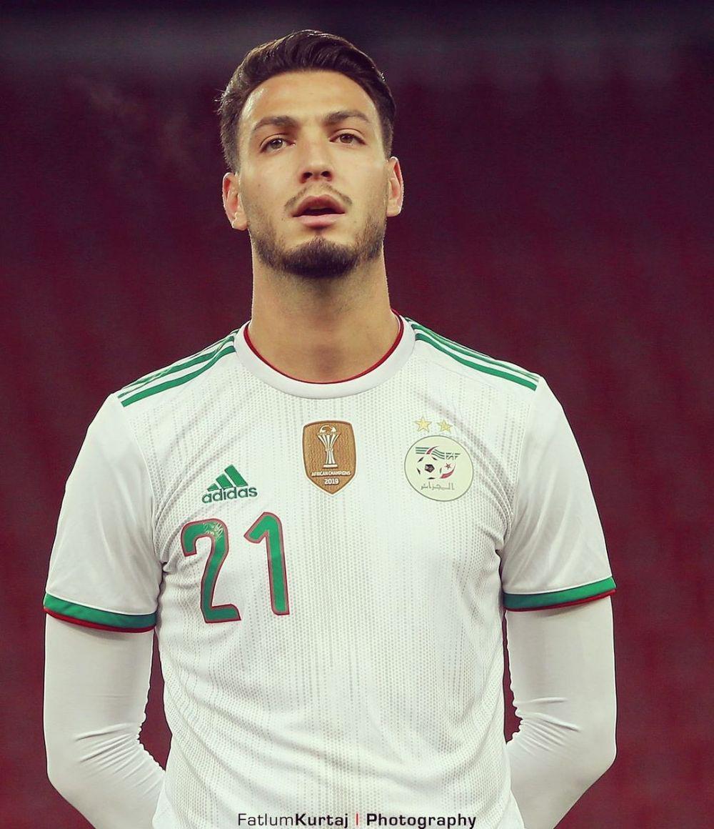 Ramy Bensebaini saat berseragam Timnas Aljazair. (instagram.com/ramy_bens15_21)