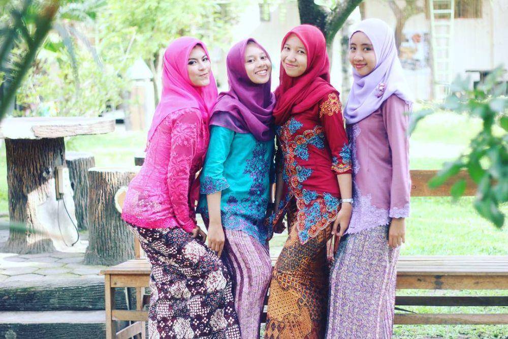 Kebaya Nabila Maharani. (instagram.com/nabilaamw)