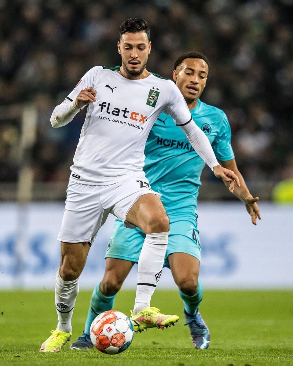 Ramy Bensebaini saat berseragam Borussia Monchengladbach. (instagram.com/ramy_bens15_21)