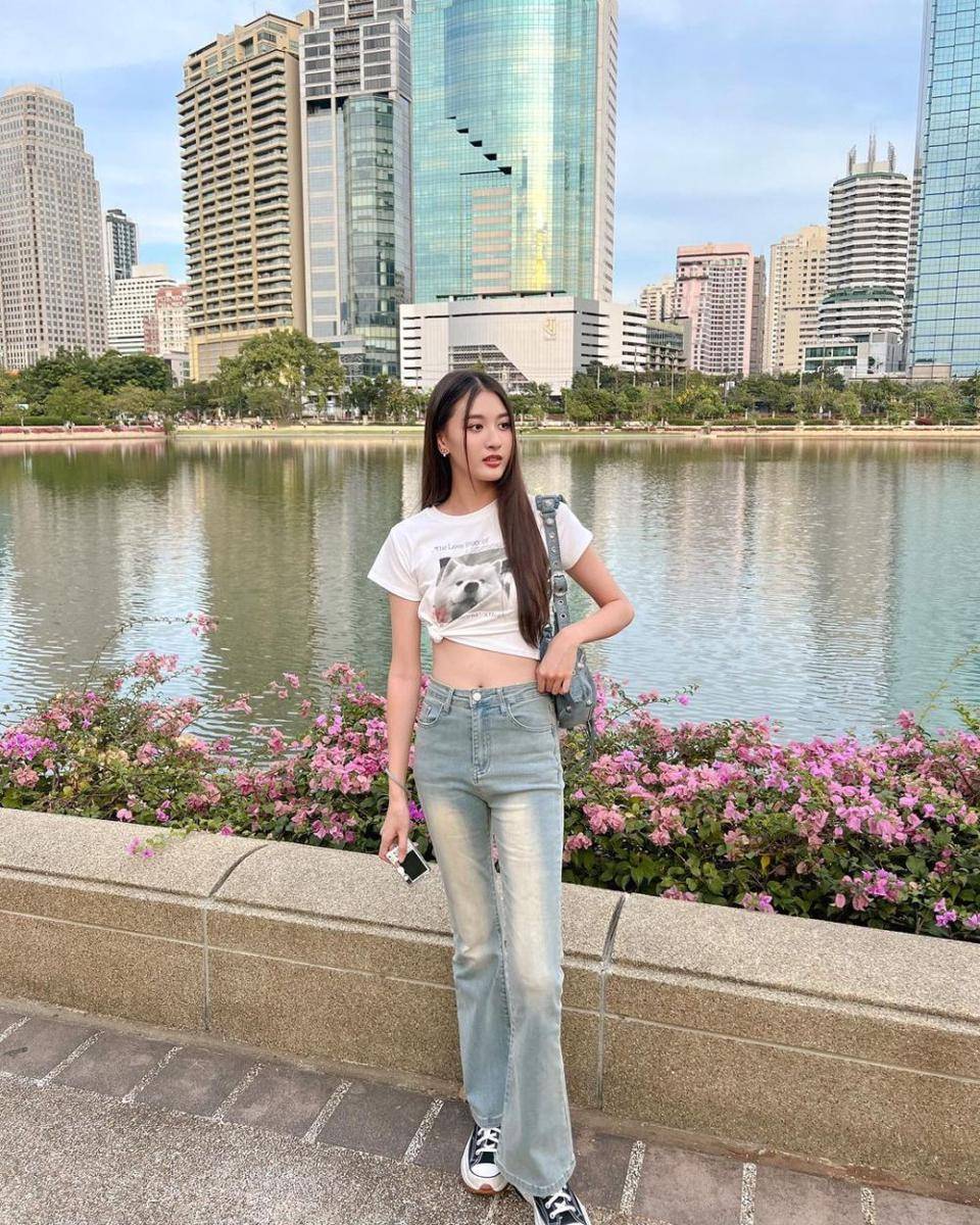 View Benyapa (instagram.com/view.benyapa)