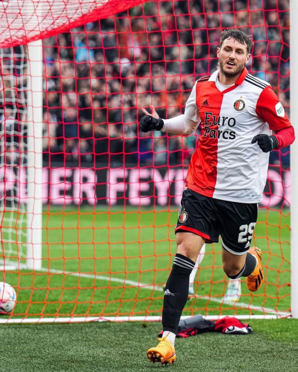 Santiago Gimenez saat berseragam Feyenoord Rotterdam. (instagram.com/sant.gimenez)
