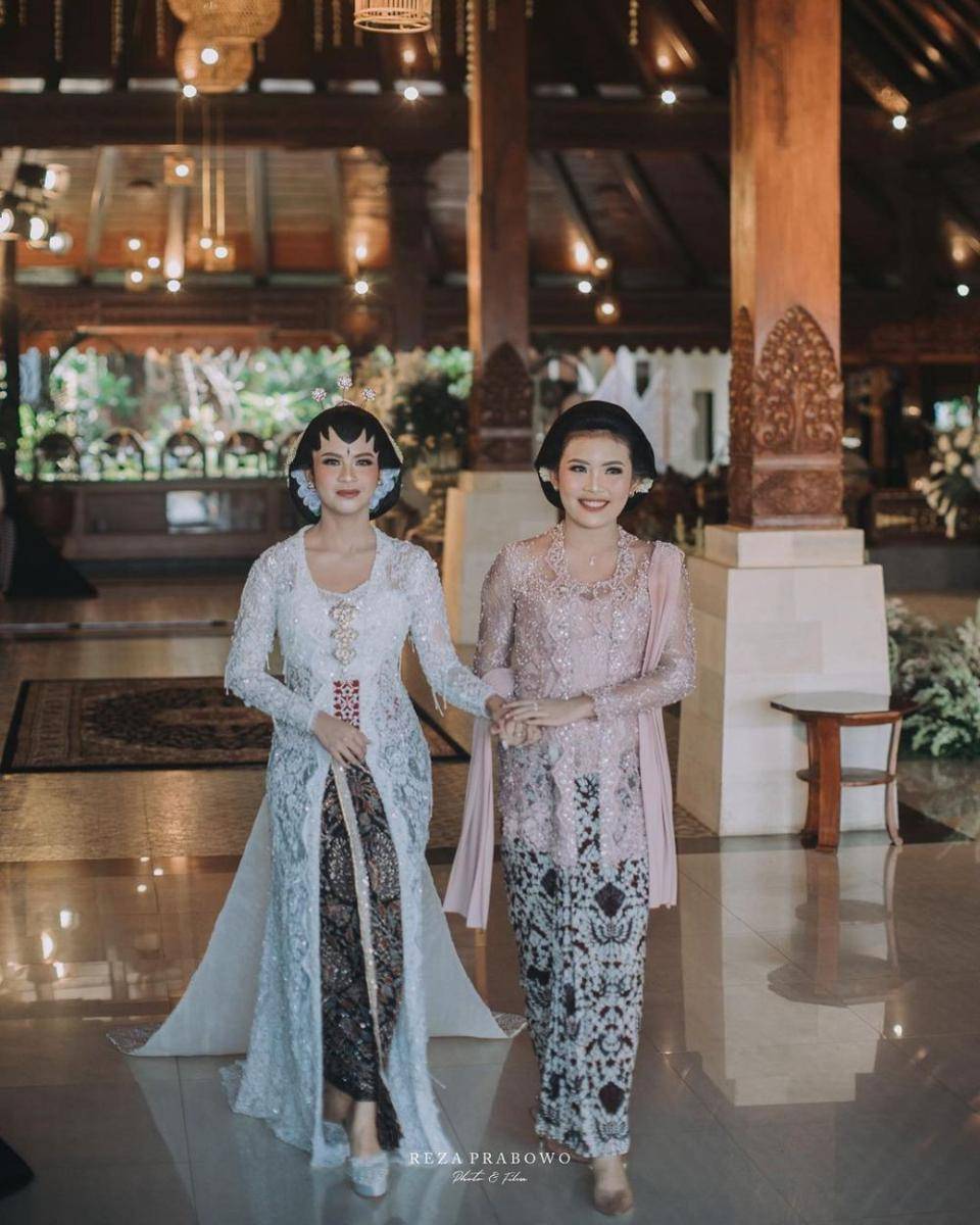 Kebaya Nabila Maharani. (instagram.com/nabilaamw)