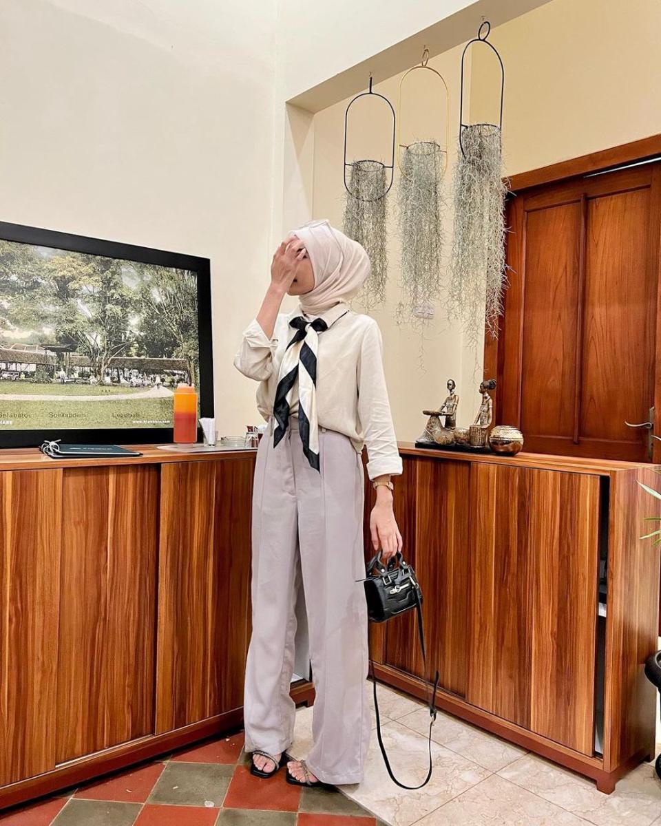 inspirasi OOTD office look simpel trendi (instagram.com/rafikarahmaaa)