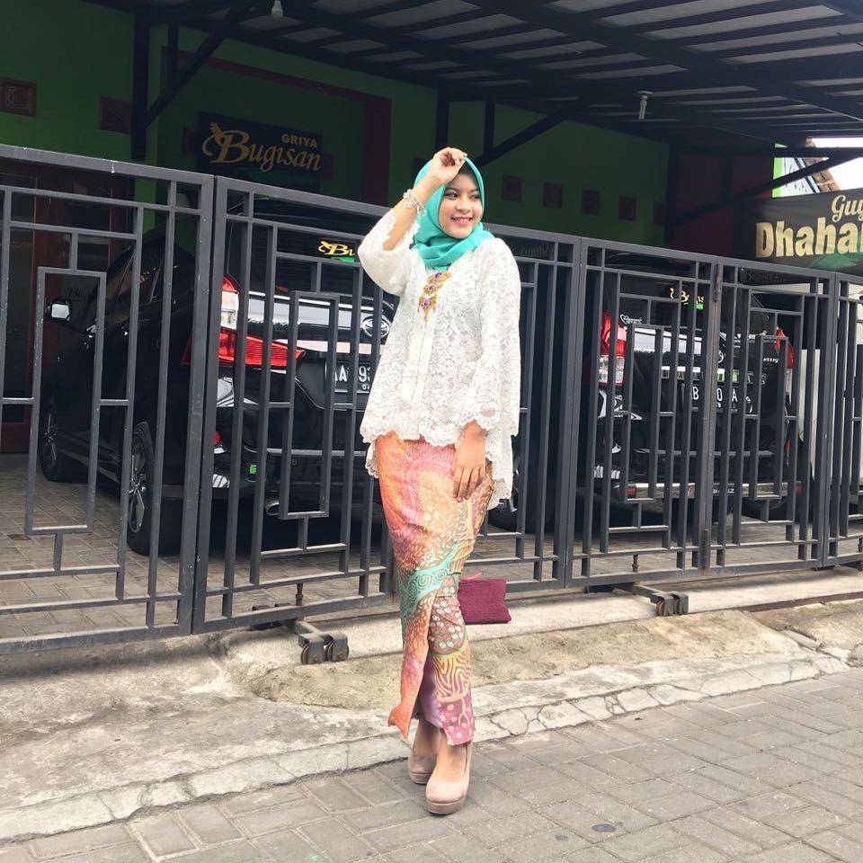 Kebaya Nabila Maharani. (instagram.com/nabilaamw)