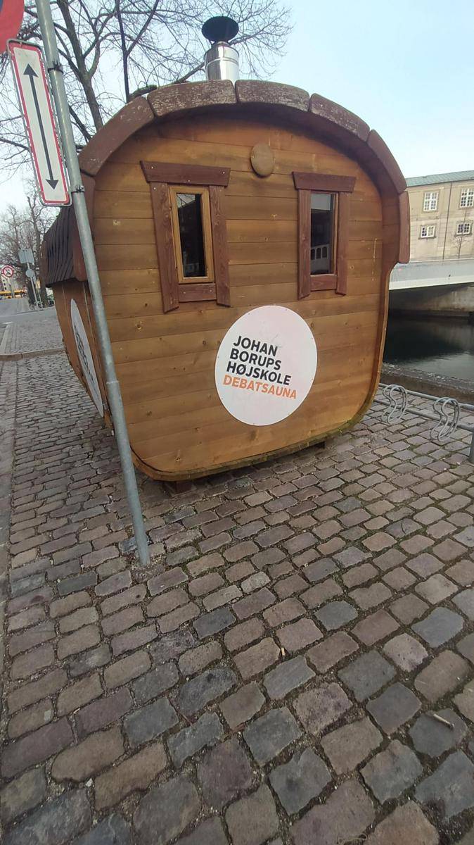potret sauna yang mencuri pandangan (reddit.com/user/JustaguynamedTheo)
