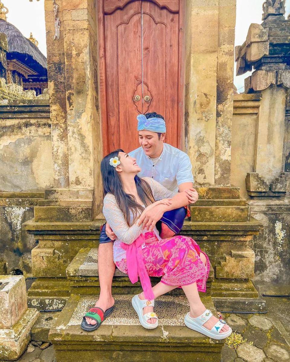 potret Via Vallen dan Chevra di Bali (instagram.com/chevra_yo88)