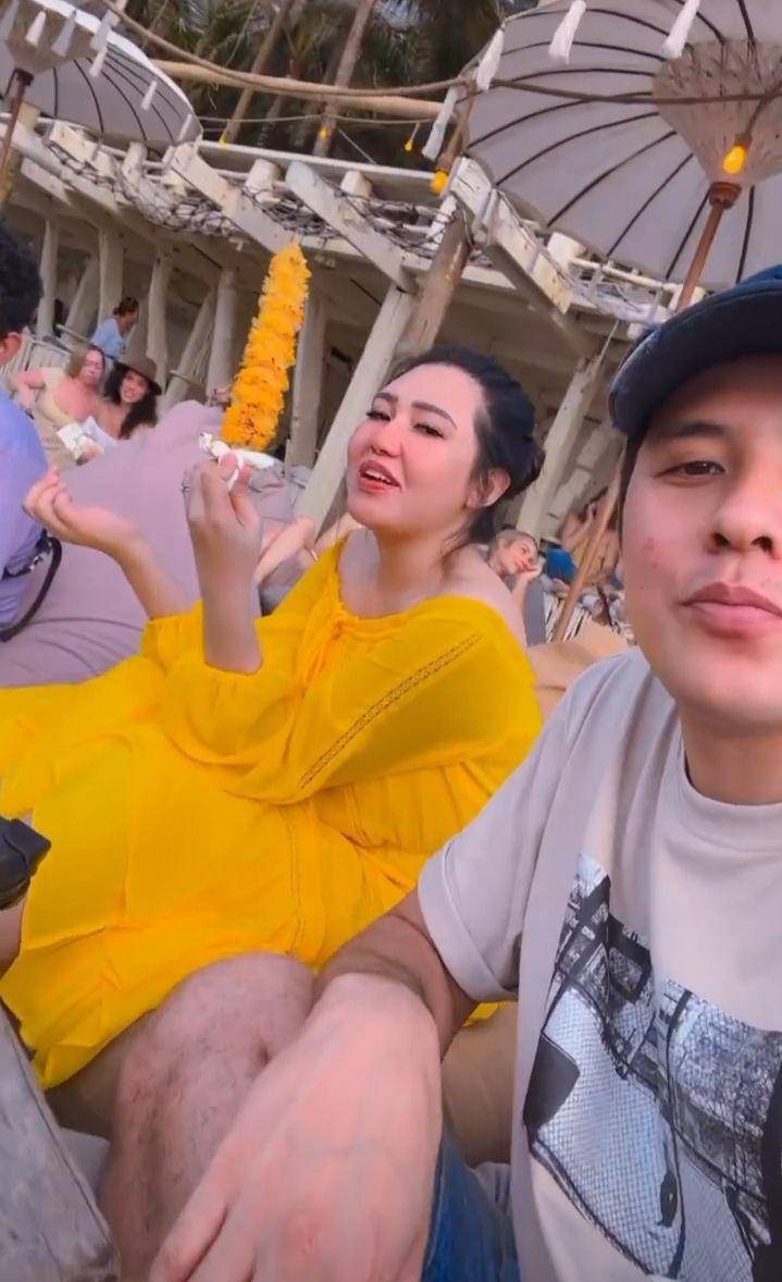 potret Via Vallen dan Chevra di Bali (instagram.com/chevra_yo88)