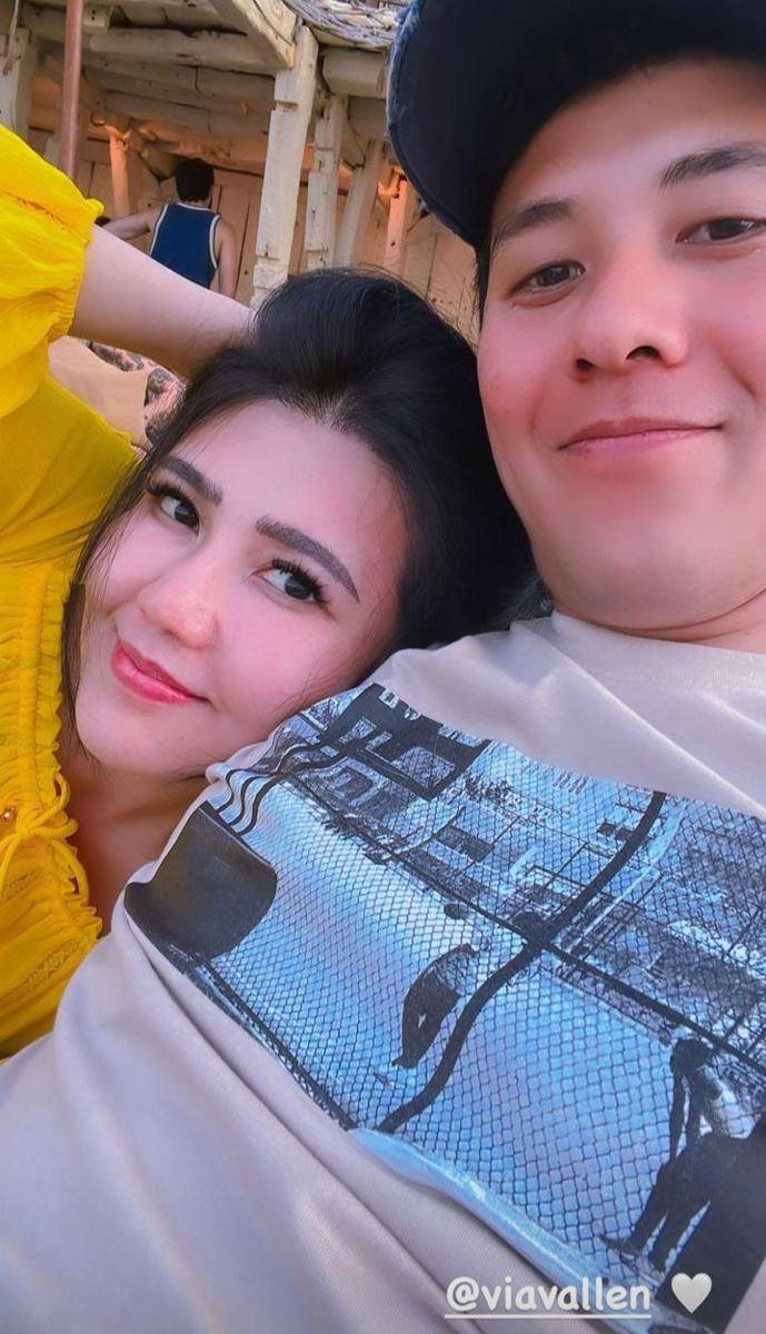 potret Via Vallen dan Chevra di Bali (instagram.com/chevra_yo88)