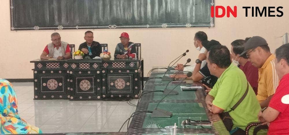 Disnakertrans NTB menggelar dialog dengan serikat pekerja pada peringatan May Day 2023. (IDN Times/Muhammad Nasir)