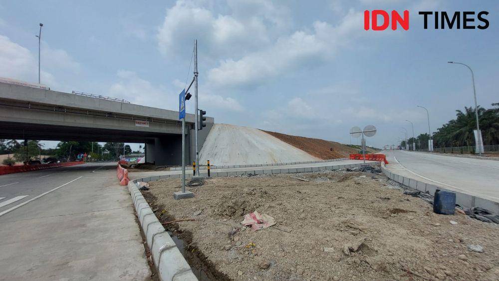 Pintu keluar dan masuk ruas jalur tol stabat kwala bingai (IDN Times/ Bambang Suhandoko)
