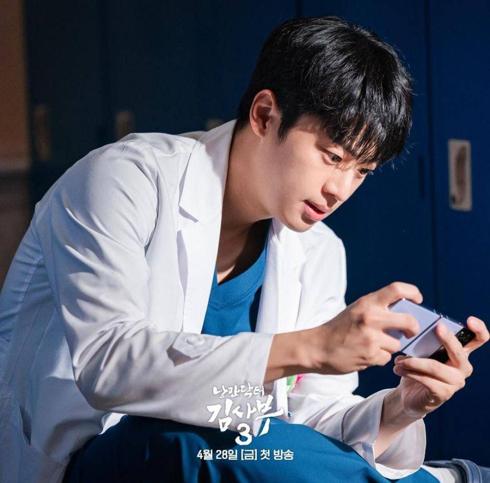 Lee Sin Young di drama Dr. Romantic 3 (instagram.com/sbsdrama.official)