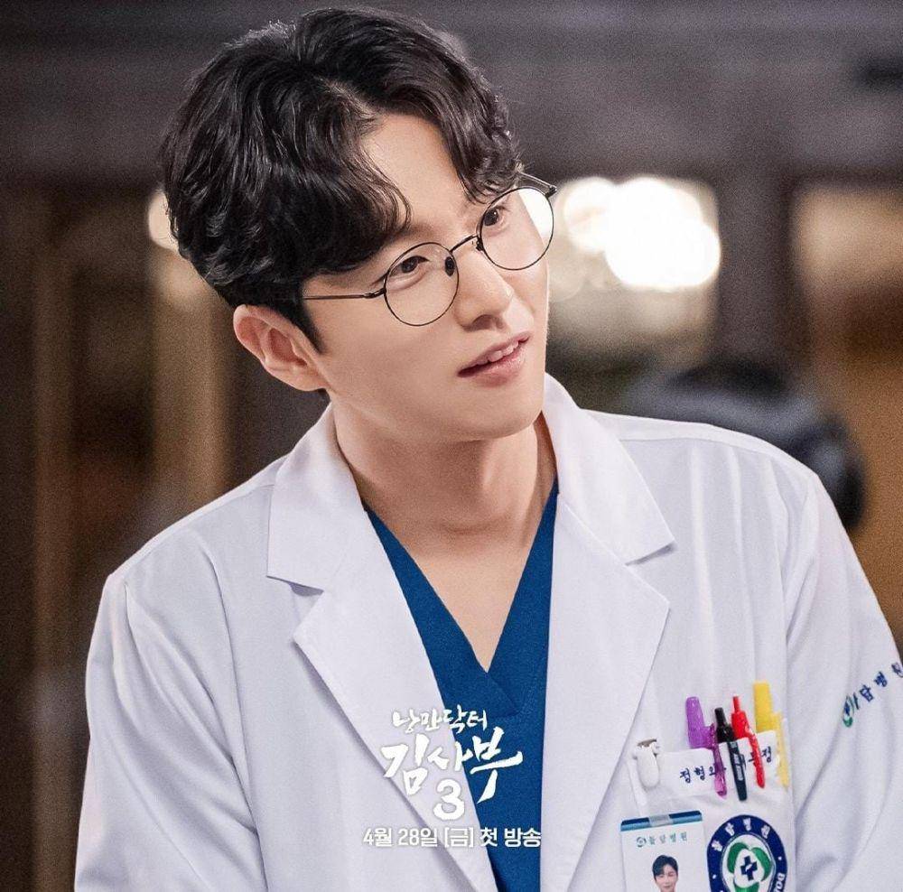 Shin Dong Wook di drama Dr. Romantic 3 (instagram.com/sbsdrama.official)