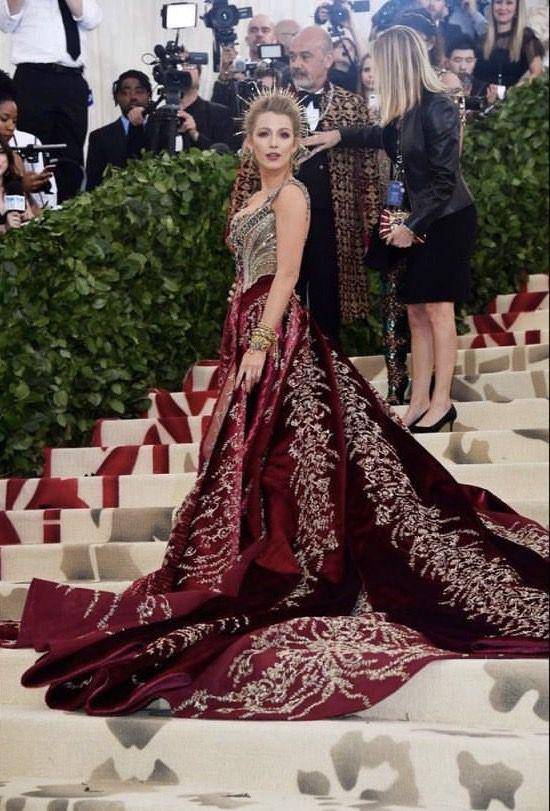 Blake Lively di MET GALA 2018 (instagram.com/blakelively)