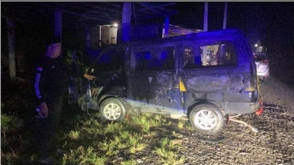 (Sebuah mobil terbakar usai mengisi BBM di SPBU Empat Lawang) IDN Times/Istimewa