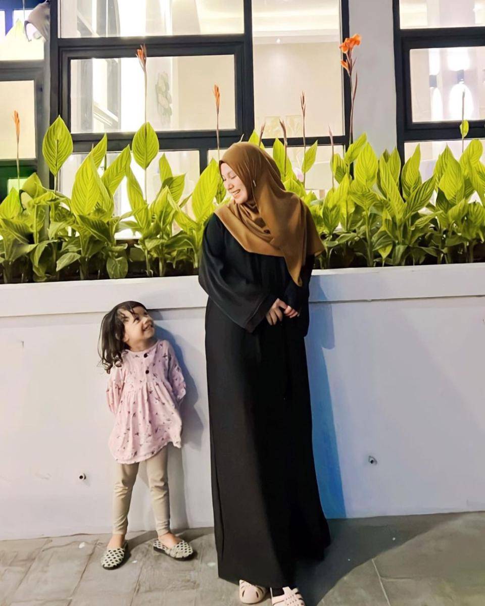 potret Puput Melati dan Fatima Zahratuljannah Dzikriya Guntur Bumi Alqurtubbi (instagram.com/puputmelati)