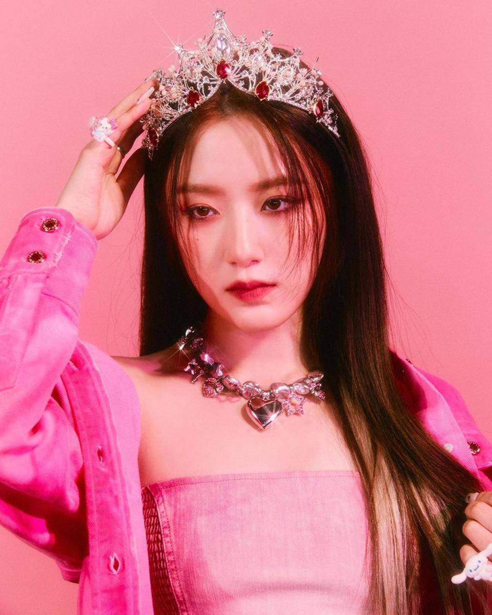 Shuhua (G)-IDLE (Instagram.com/official_g_i_dle)