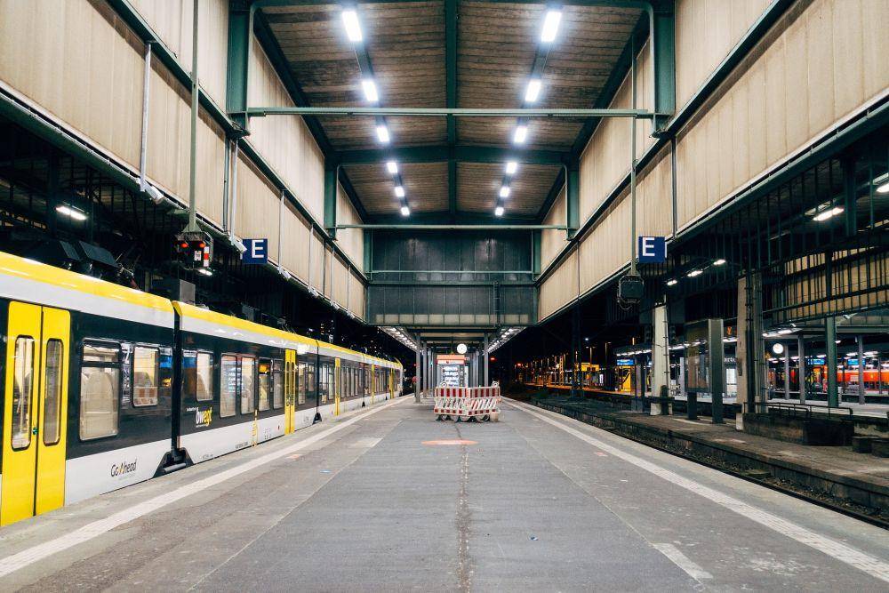 ilustrasi stasiun kereta (pixabay.com/viarami)