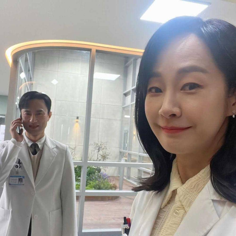 potret akrab para pemain Doctor Cha di balik layar (instagram.com/sb_myung)