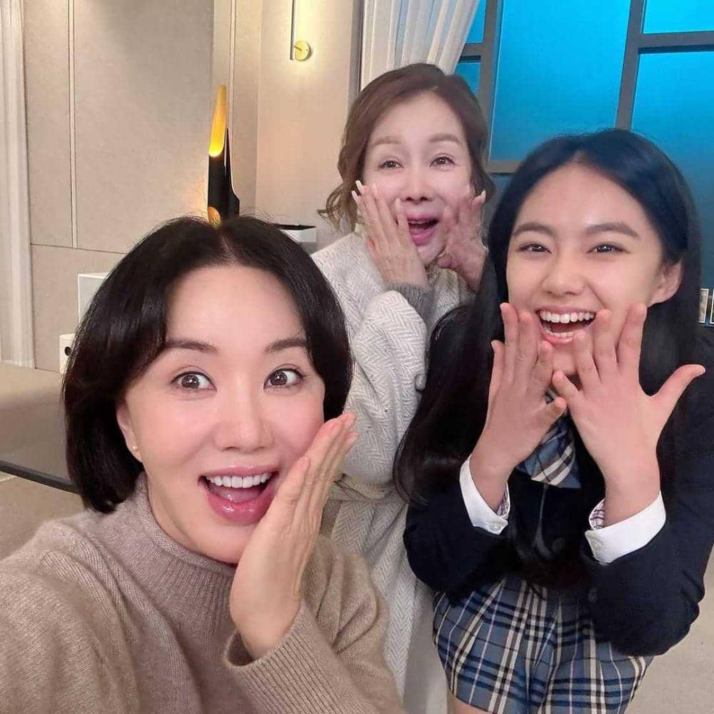 potret akrab para pemain Doctor Cha di balik layar (instagram.com/umaizing)