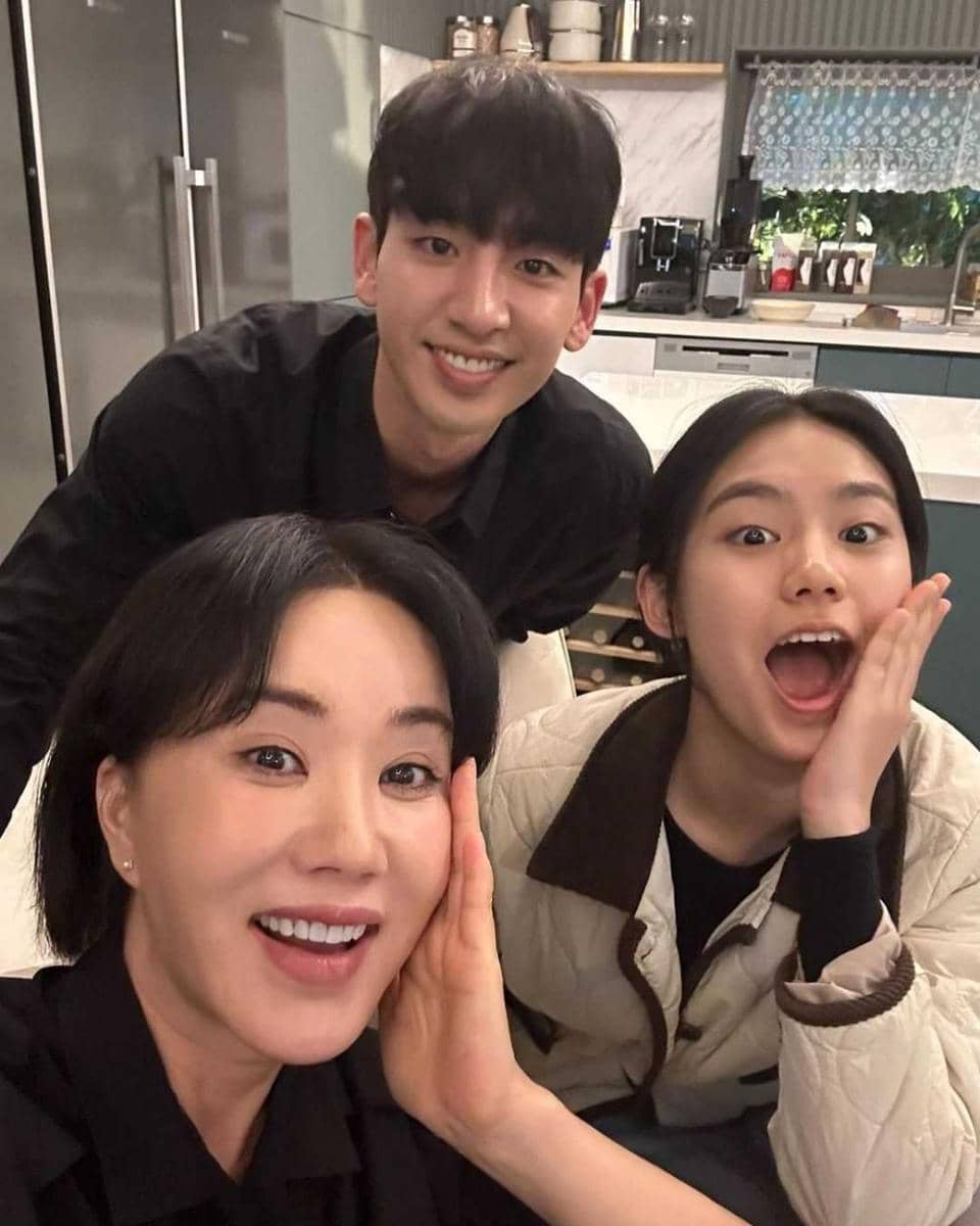 potret akrab para pemain Doctor Cha di balik layar (instagram.com/umaizing)