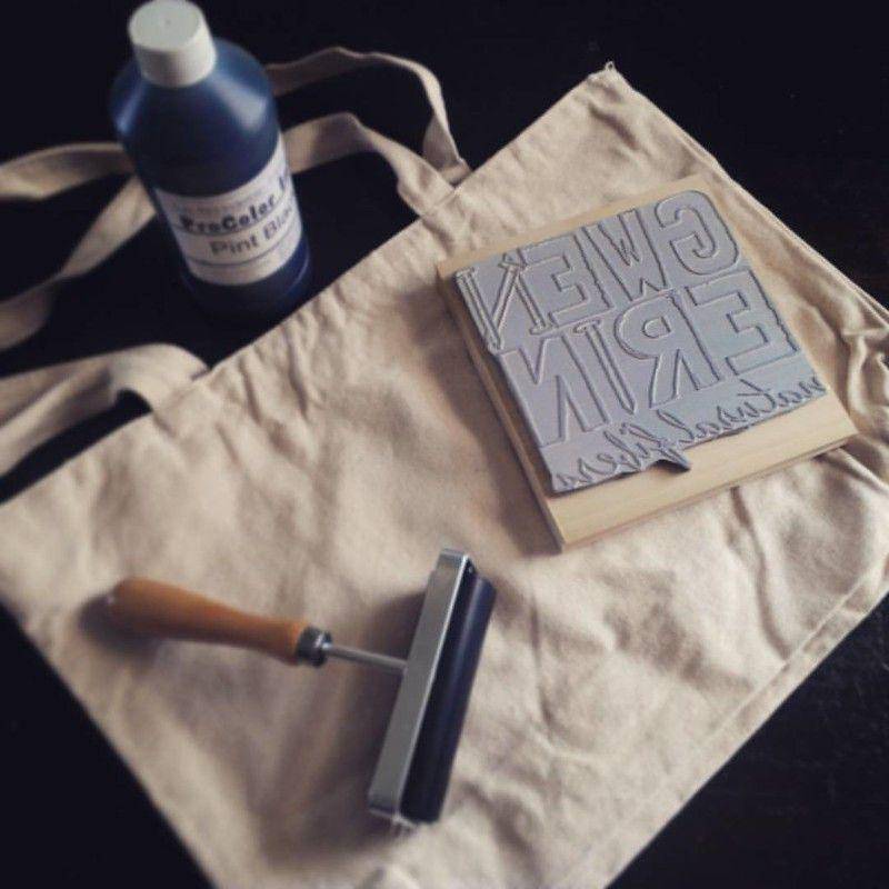Stamp tote bag (https://www.flickr.com/photos/granolasuit/)