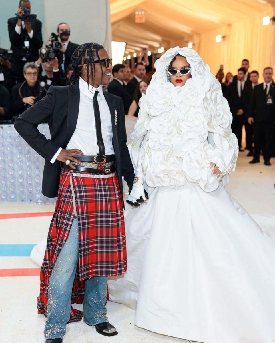 potret Rihanna dan A$AP Rocky (instagram.com/metgalaofficial)