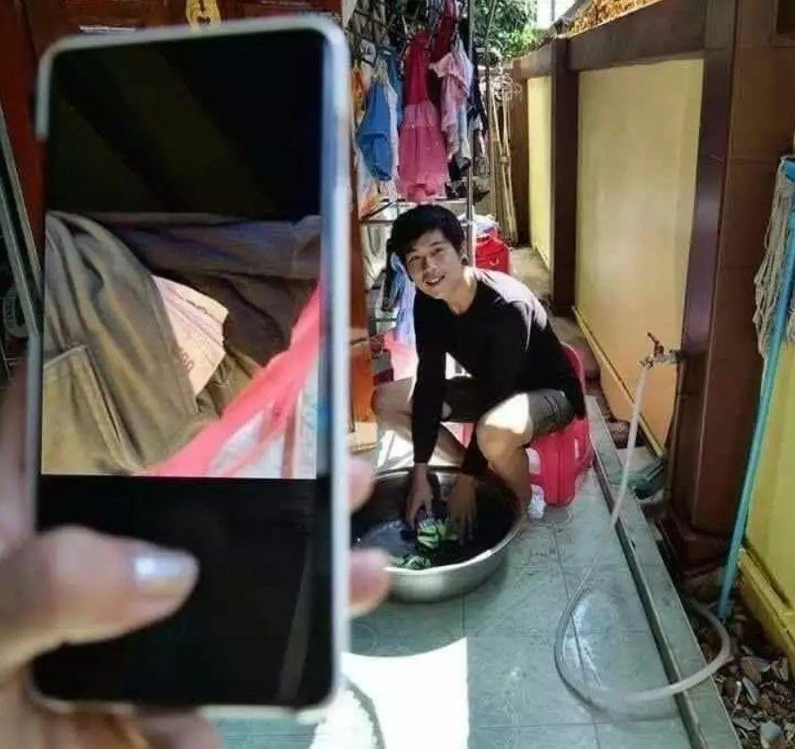 difotoin teman bikin salah fokus (facebook.com/masihajaseenakjidat)