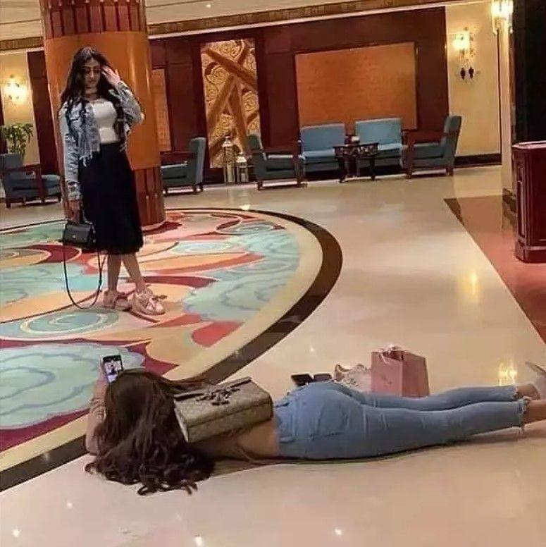 difotoin teman bikin salah fokus (instagram.com/awreceh.id)