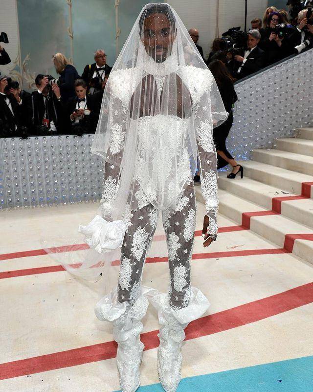 Gaya Seleb Pria yang Paling Mencuri Perhatian di Met Gala 2023 (Instagram.com/metgalaofficial)