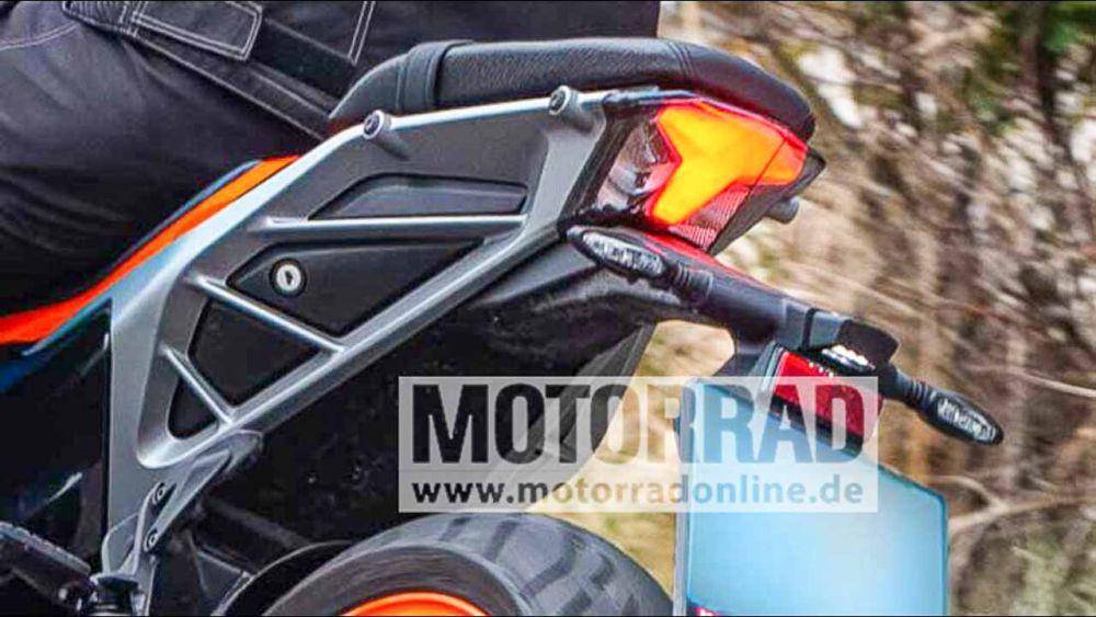 Desain stoplampnya juga baru (Motorrad)