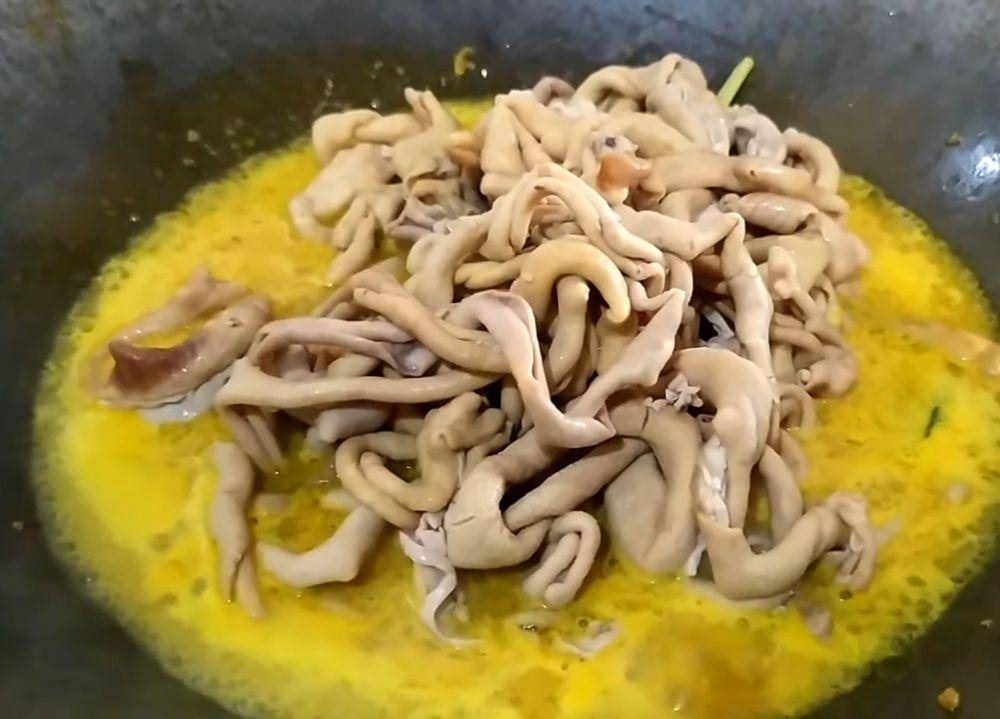 ilustrasi memasak sate usus (youtube.com/KLAZ Masak)
