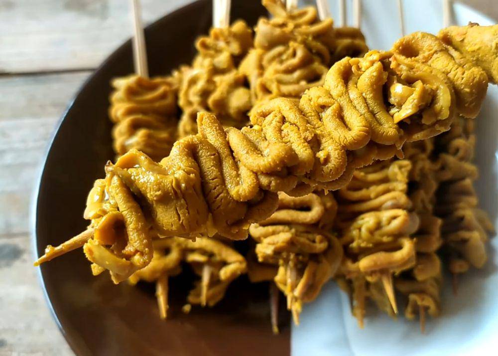 ilustrasi memasak sate usus (youtube.com/KLAZ Masak)