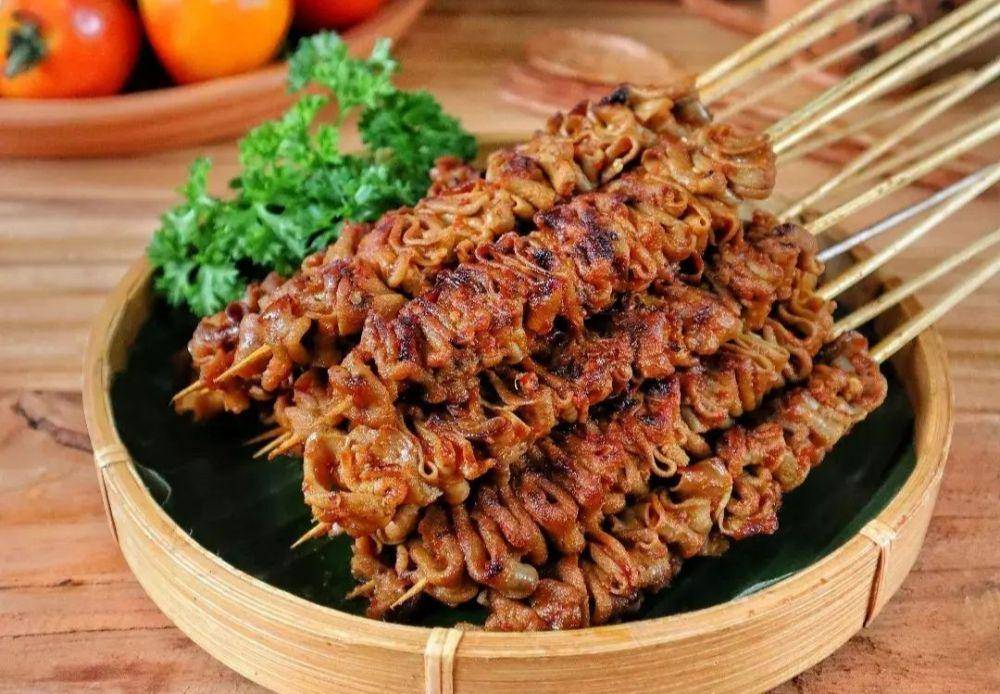 ilustrasi sate usus ala angkringan (instagram.com/makgadiis)