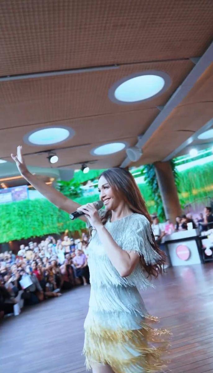 potret Bunda Corla konser di Bali (instagram.com/msglowbeauty)