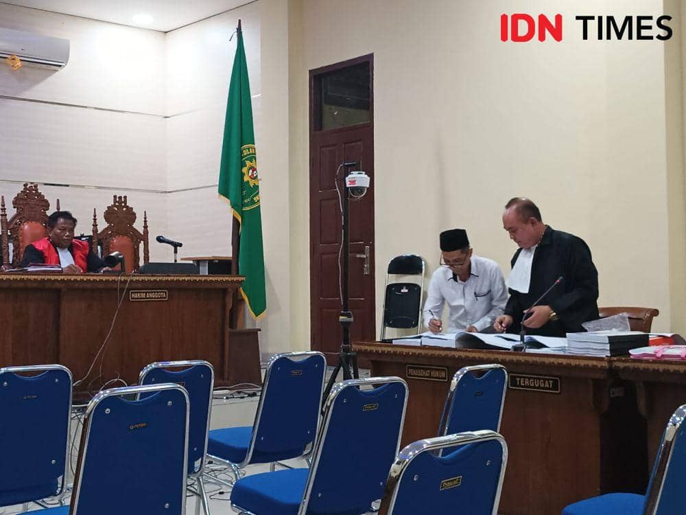 Sidang suap agenda pledoi perkara PMB Unila di PN Tipikor Tanjungkarang, Selasa (2/5/2023). (IDN Times/Tama Yudha Wiguna).