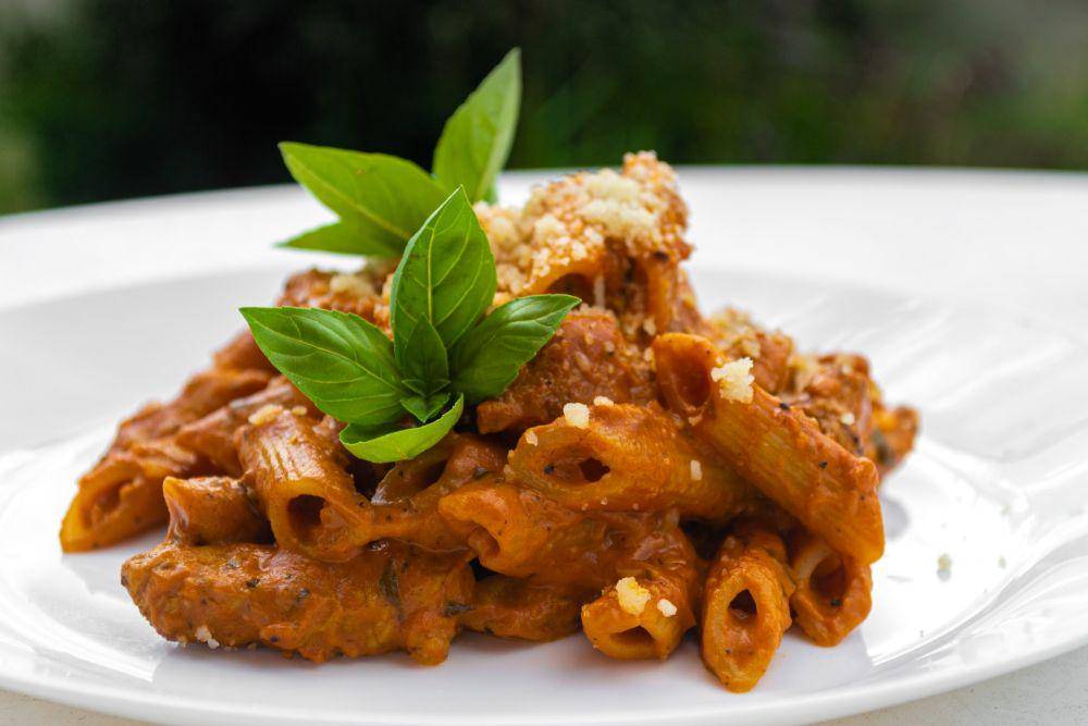 ilustrasi pasta arrabiata (unsplash.com/Konstantinas Ladauskas)