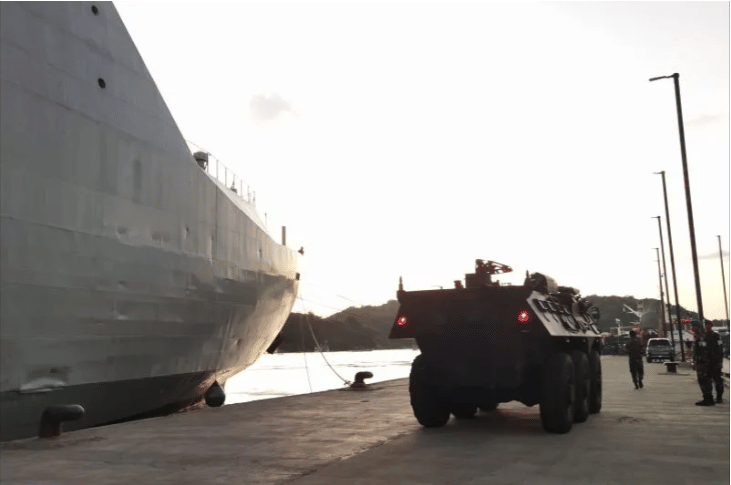 KRI Banjarmasin-592 Angkut 142 Kendaraan Pengamanan KTT ASEAN di NTT