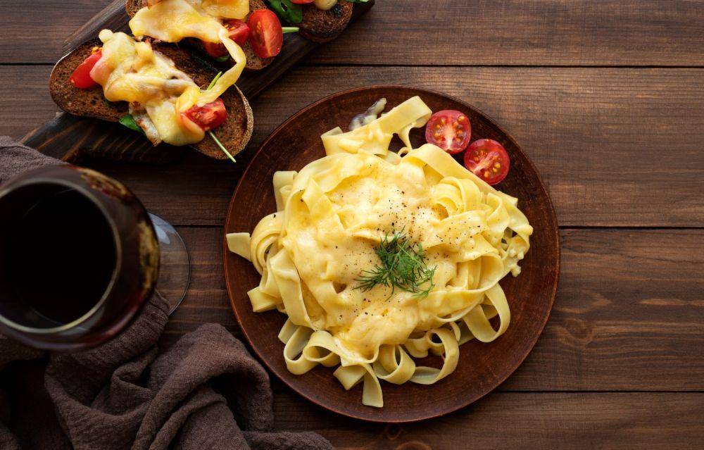 ilustrasi pasta quatro formaggi (freepik.com/Freepik)